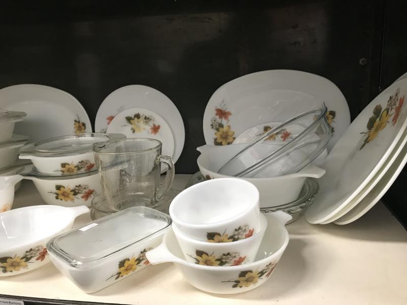 A good lot of Pyrex dishes - Image 3 of 3