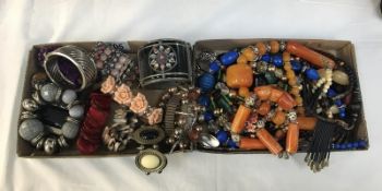 A mixed lot of assorted necklaces.