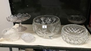 A large cut glass bowl, 3 other bowls and 2 cake stands.