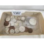 A quantity of U.S.A and Commonwealth coins.