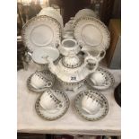 A part Victorian tea set (14 pieces).