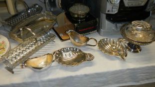 A mixed lot of silver plate.