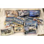 15 boxed Italeri aeroplane models and 3 other boxed Airfix and Hasegawa aeroplane models.