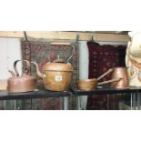 2 copper kettles, 2 copper pans and a copper tankard.