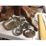 A mixed lot of silver plate.