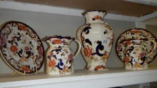 5 items of Mason's Mandalay pattern including vase, jugs and plates.