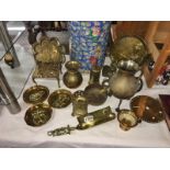 A mixed lot of brass ware.