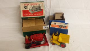 A boxed Dinky 561 Blaw Knox bulldozer and a 562 dumper truck.