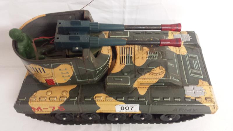 A Japanese battery operated toy tank with logo mark for YONEZAWA. - Image 3 of 4