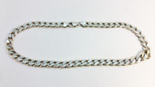 A gentlemans Curb link Chain in Sterling Silver, with lobster claw clasp. Total weight 92.78 grams.