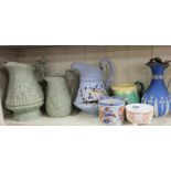 3 ironsne jugs, Wedgewood ewer and “cauliflower ware”, Spode cup & Worcer pot (7)