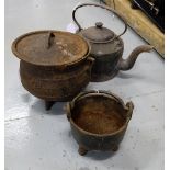 Old Kettle, small skillet pot with lid & a smaller pot (3)