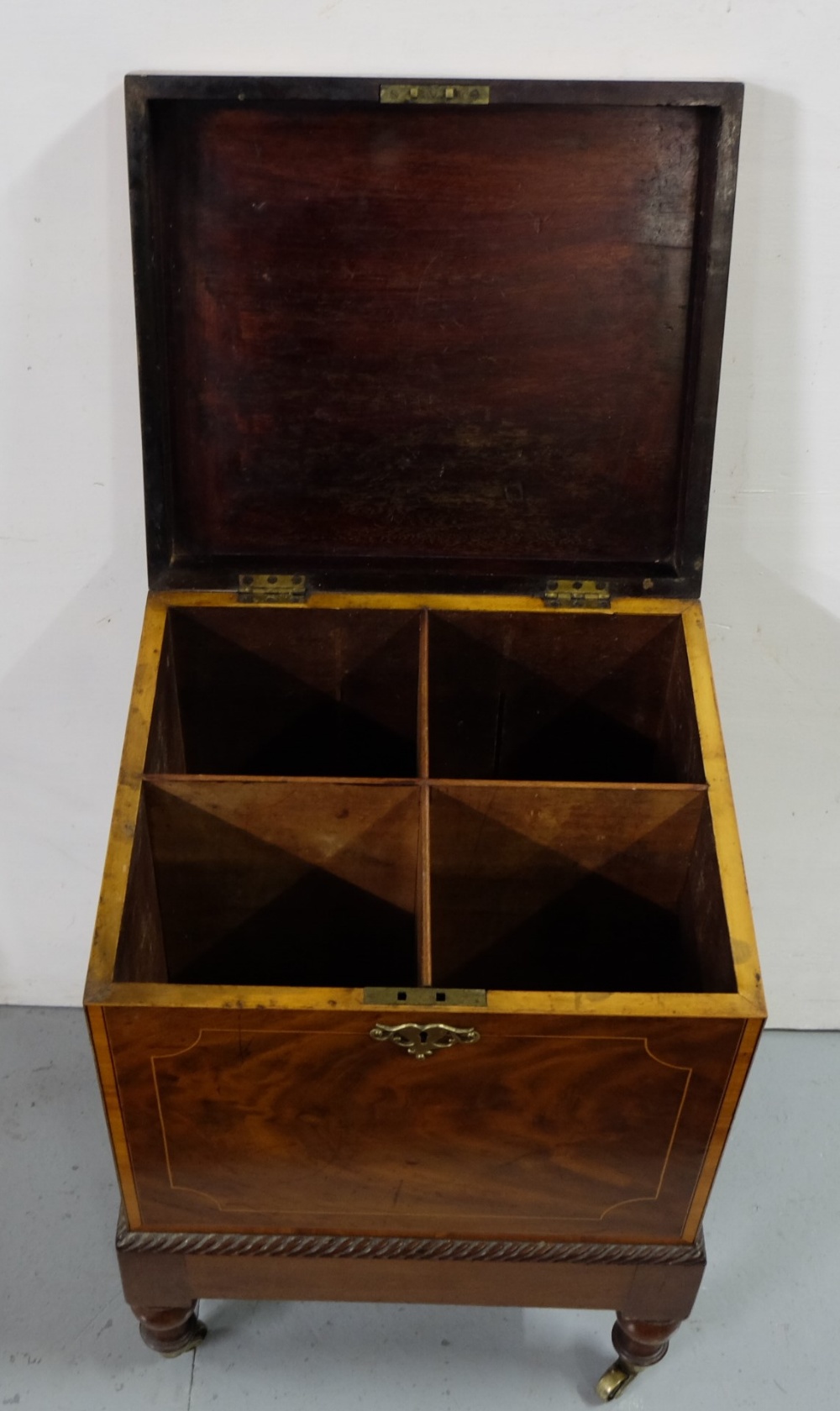 Georgian Mahogany wine cooler, square shaped and inlaid top, opening fitted compartment, brass - Image 2 of 3