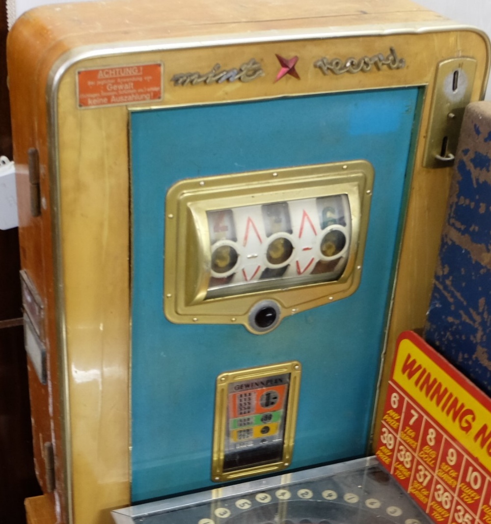 2 x arcade games - "Aristacrat Nevada" vintage slot machine and "Mint Record" slot machine,