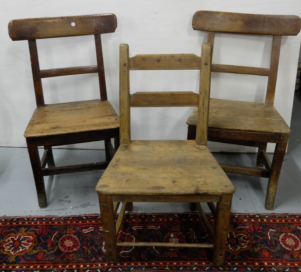 3 x Irish Sugan pine kitchen chairs with wooden seats (3)