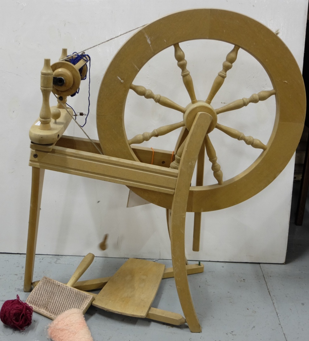 “Ashford” Cottage Spinning wheel, with wool card