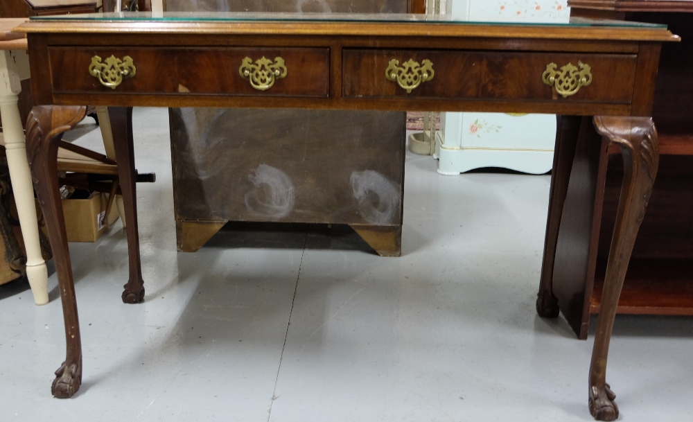 Mahogany hall table, 2 apron drawers with brass handles on cabriole legs, ball and claw feet, - Image 2 of 2