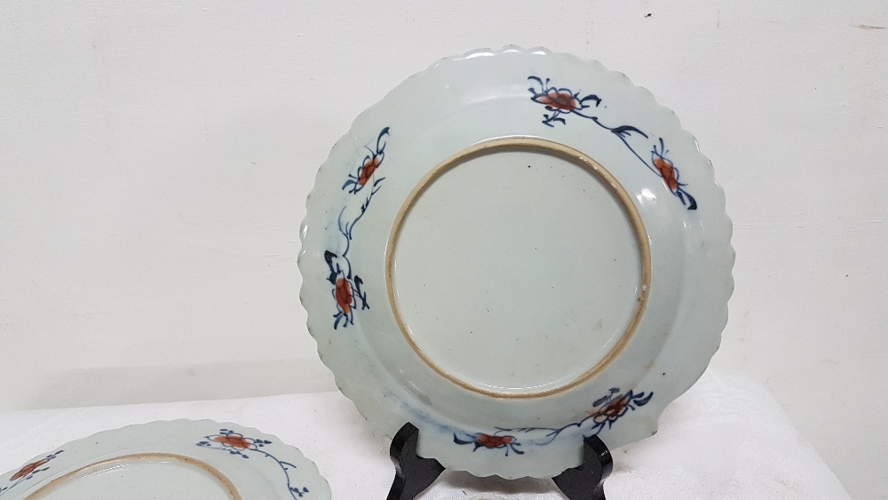 Matching pair of glazed Japanese ironstone cabbage leaf plates, 9"dia with matching stands, floral - Image 2 of 4