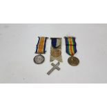 2 English WWI Medals, an American Military medal, a silver cross and a silvered belt buckle (5)