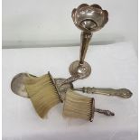 2 x silver handled crumb brushes, a crumb spoon and a Birmingham silver bud vase (4)
