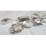 Box of silver plated items, all polished, incl. photo frames, several tazas, entrée dishes etc