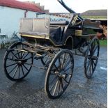 4-Wheeled Coach, with front drivers seat and seating for 6 passengers behind, in very good
