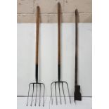 3 farm implements – a turf cutter and two pitch forks (3)