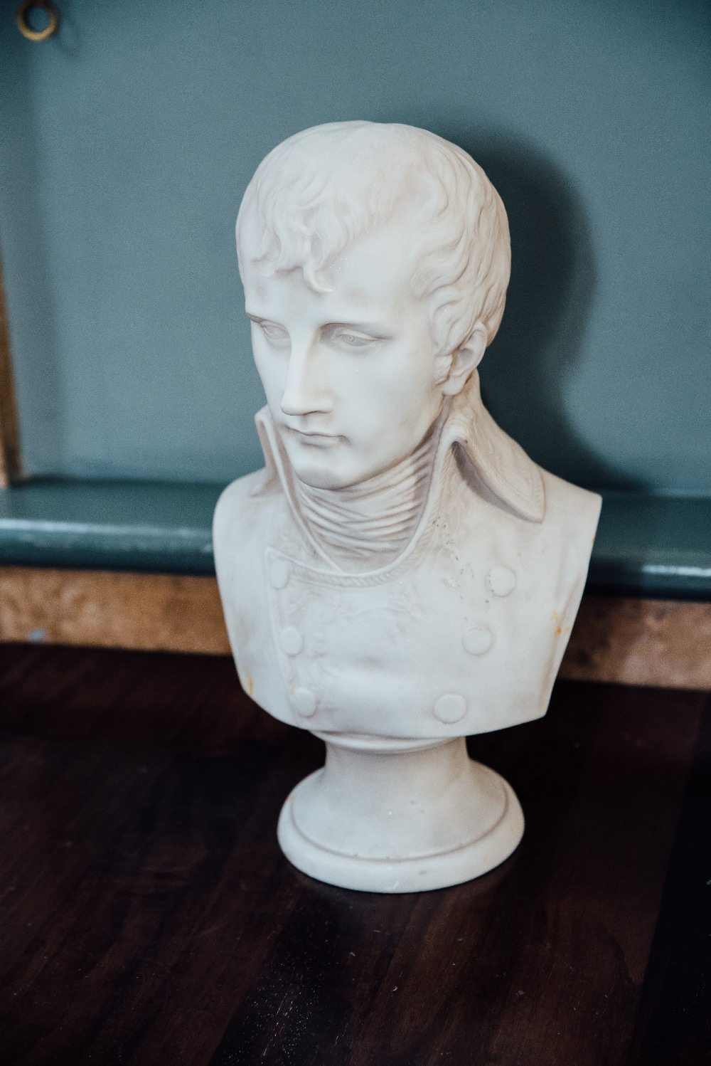 Marble bust of Napoleon. { 17'' H X 10'' W }.