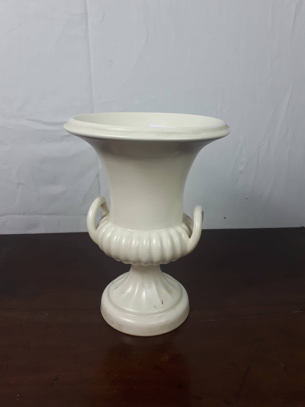 Ceramic urn {25cm H}