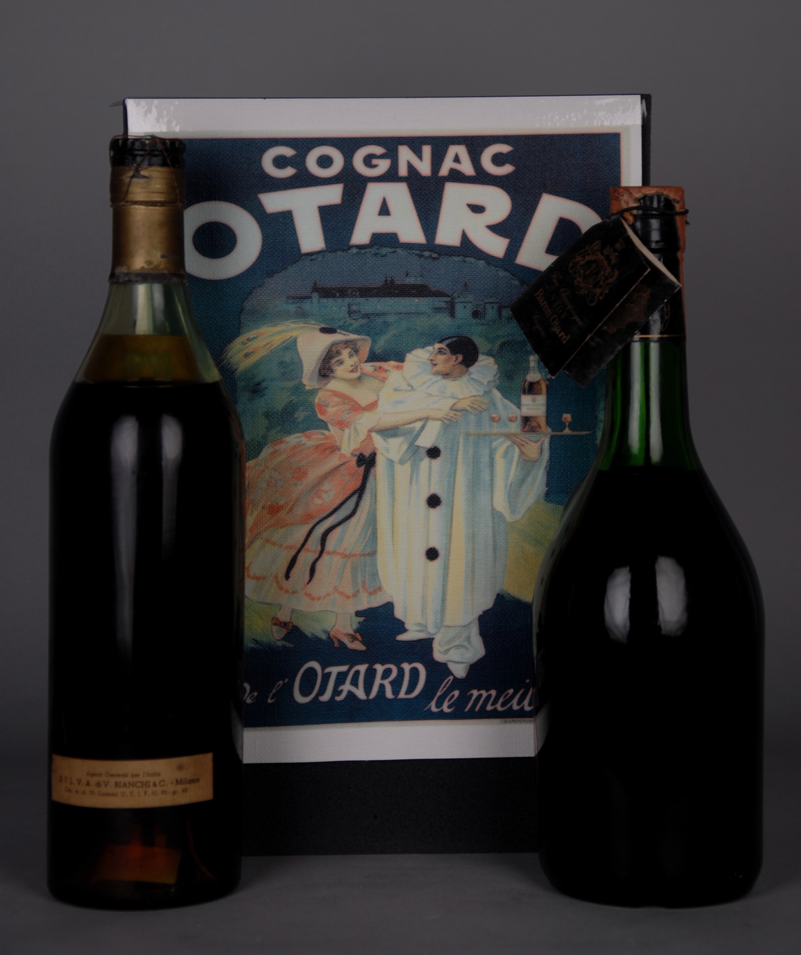 Lotto composto da due Cognac OTARD e un manifesto: - Cognac 'Tre stelle'. Sigillo stella - Image 2 of 2