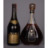 Coppia di Cognac HINE: - Cognac X.O. Grande e Petite Champagne. Miscela di alcune decine di