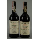 Due bottiglie di Porto GRAHAMS 1970, imbottigliato nel 1972, 75 cl. cad., 21% vol.