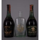 Lotto di due Cognac HARDY e una caraffa: - Cognac V.S.O.P. NAPOLEON - 'Imperator Fine Champagne'.