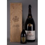 Lotto composto da due bottiglie di cui una di Champagne CUVEE DOM PERIGNON Vintage 1983, 75 cl.,