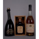 Tre Cognac G. FRANSAC: - Cognac RARE VSOP. Fine Champagne. Tappo con gabbia metallica e sigillo.