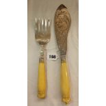 PAIR OF SILVER COLLARED FISH SERVERS WITH ENGRAVED BLADES