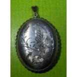 SILVER LARGE OVAL LOCKET WITH ENGRAVED FOLIATE DECORATE