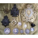 TIN OF VARIOUS MEDALLIONS AND A SELF SALOPEAN YEOMANRY HELMET PLATE AND LONDON RIFLE BRIGADE BADGES