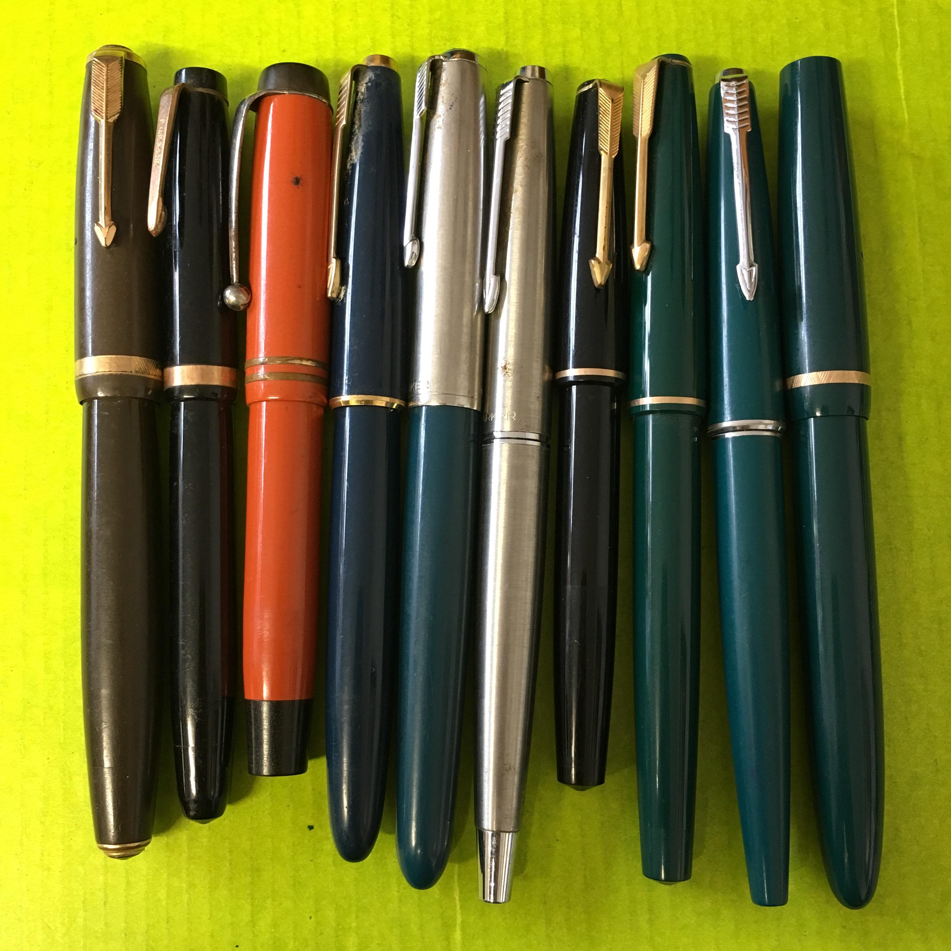 BAG OF TEN VARIOUS PARKER FOUNTAIN PENS