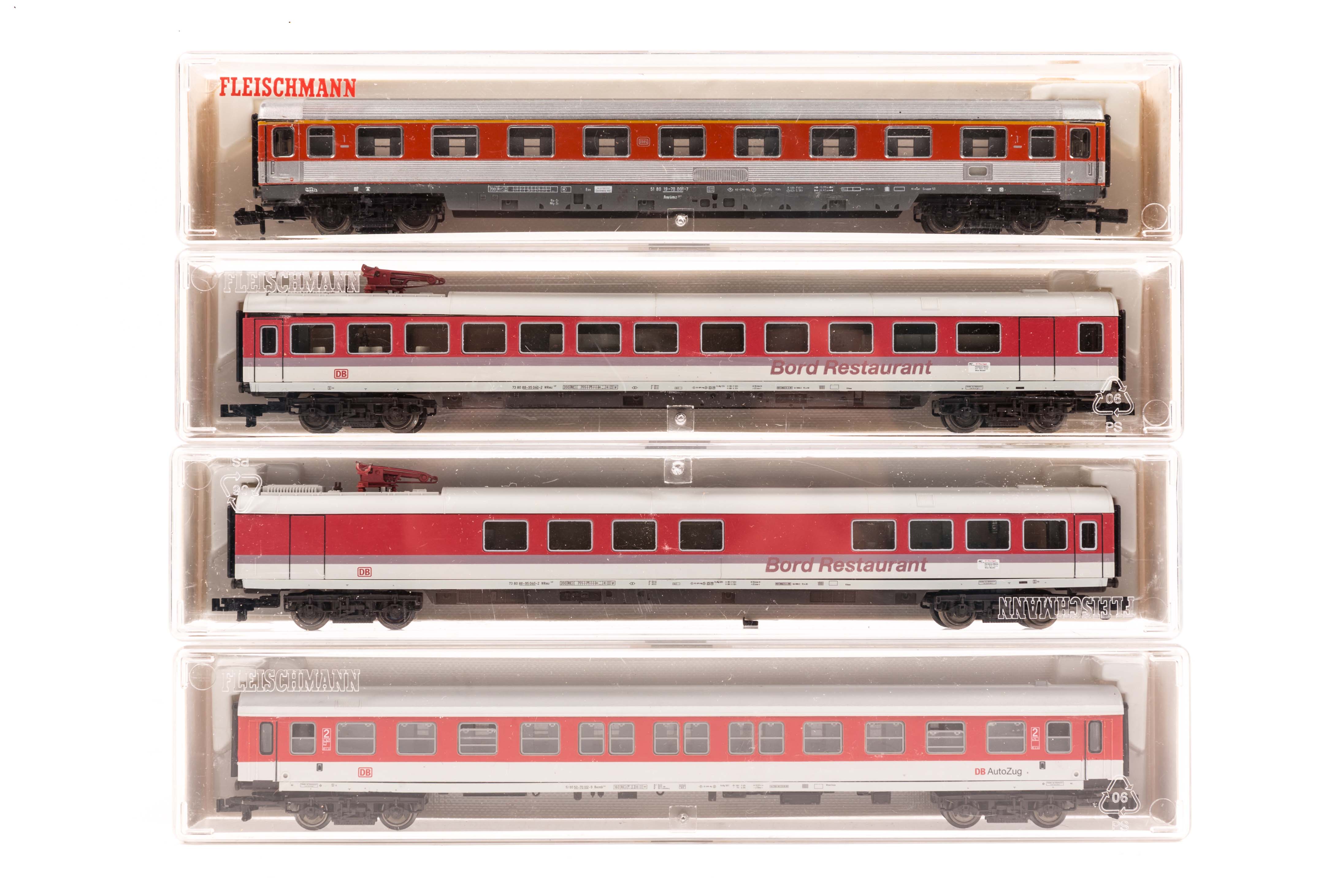 A small quantity of Fleischmann ‘Piccolo’ N gauge DB model railway. A 2 car suburban diesel multiple