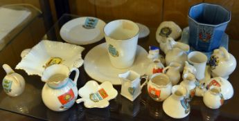 25 pieces of crested china, various subjects. GC