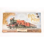 A Hornby Harry Potter & The Chamber of Secrets OO gauge train set (R1033). Comprising; a Hall