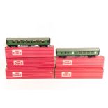 7x Hornby Dublo Super Detail BR (SR) green corridor coaches. A rake comprising of 5x composite