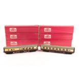 6x Hornby Dublo Super Detail BR (WR) corridor coaches in chocolate and cream livery. A rake