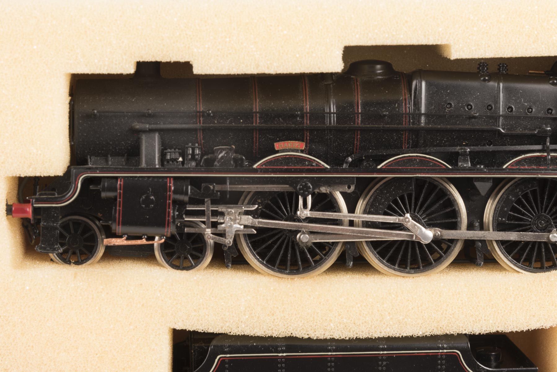 A Britrail brass OO BR Jubilee Class 5XP 4-6-0 tender locomotive. Hardy, RN 45675. Factory painted - Image 2 of 2