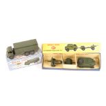 2 Dinky Toys Military. A 25-Pounder Field Gun Set (697), comprising Field Gun (686), Trailer (687)