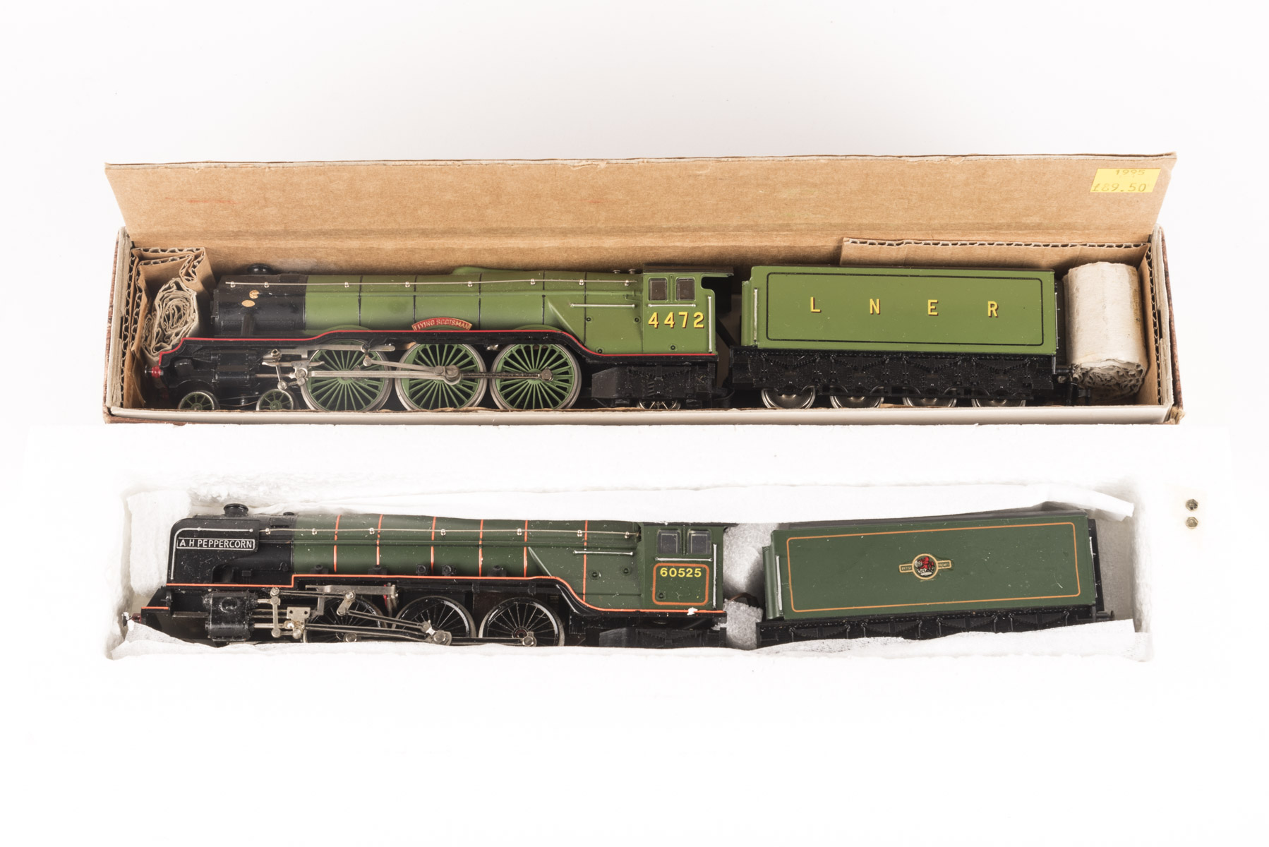 2 Liliput OO tender locomotives. LNER 4-6-2 Flying Scotsman, RN4472, in lined apple green livery.