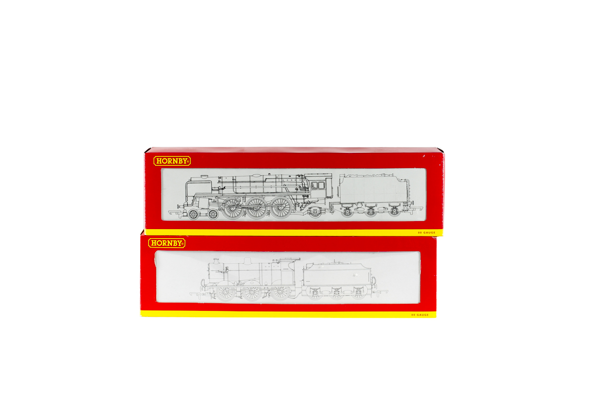 2 Hornby Railways steam locomotives. A BR Britannia class 7MT 4-6-2 tender locomotive 'Anzac'