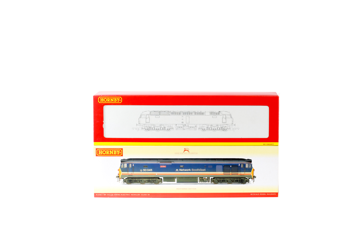 2 Hornby Railways BR Co-Co diesel electric locomotives. A BR class 47 'Weathered Edition' in dirty
