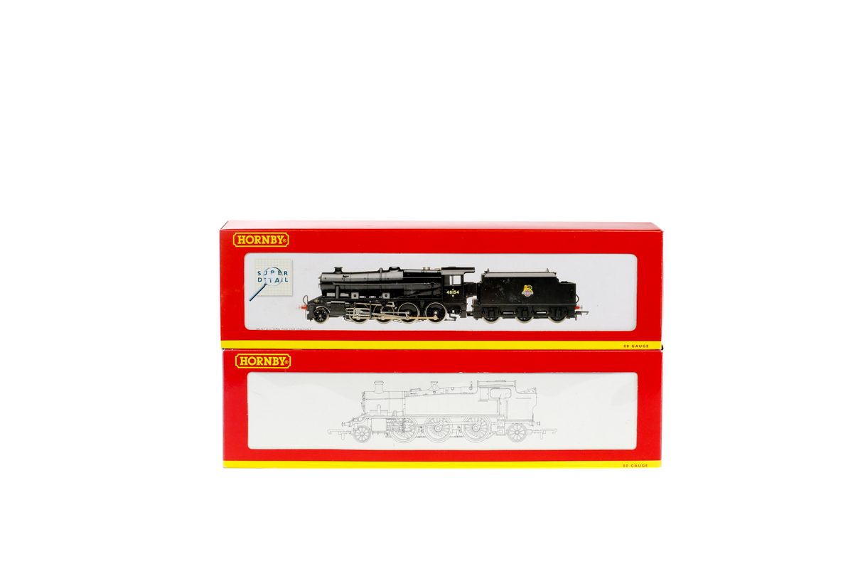 2 Hornby Railways steam locomotives. A BR class 8F 2-8-0 tender locomotive RN48154 R2229 in